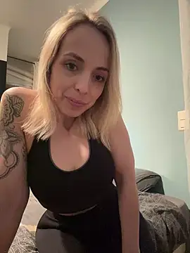 Annelibre online show from February 23, 2025, 8:33 pm