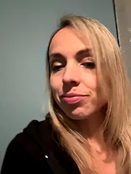 Annelibre online show from October 5, 2025, 9:34 pm