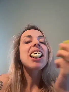 Annelibre online show from November 22, 2025, 6:45 am