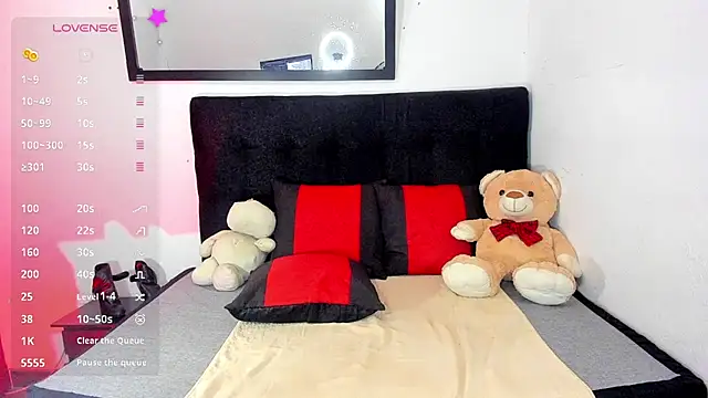 brittany williams  online show from February 7, 2025, 3:19 pm