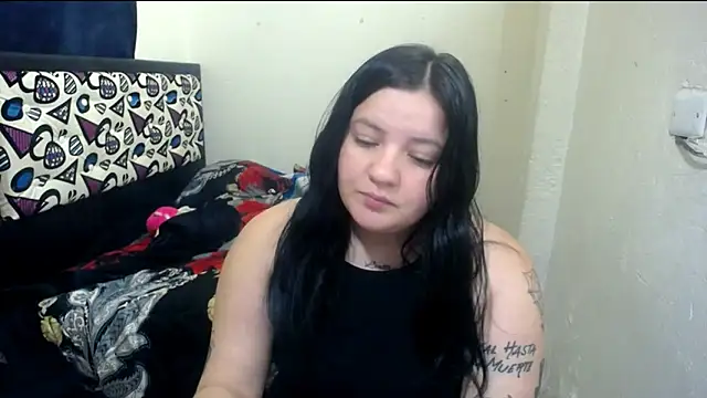 Snapshot of shopyymessyy chatting on April 22, 2026, 6:09 pm shopyymessyy online show from April 22, 2026, 6:09 pm