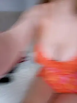 jhulyyy online show from October 3, 2025, 2:58 pm