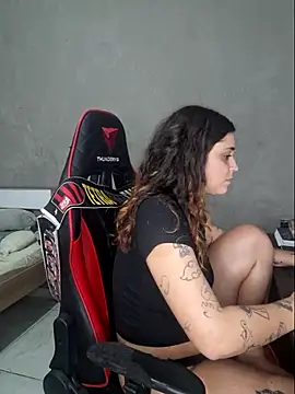 luuhcat09 online show from June 15, 2026, 11:07 pm