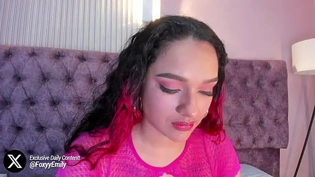 Snapshot of EMILYY_FOXY chatting on February 4, 2025, 10:55 pm EMILYY FOXY online show from February 4, 2025, 10:55 pm