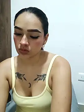 Snapshot of EMILYY_FOXY chatting on September 25, 2025, 11:52 pm EMILYY FOXY online show from September 25, 2025, 11:52 pm