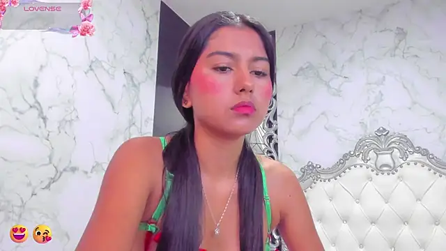 Snapshot of Emmy_Cute18 chatting on January 18, 2025, 11:21 am Emmy Cute18 online show from January 18, 2025, 11:21 am