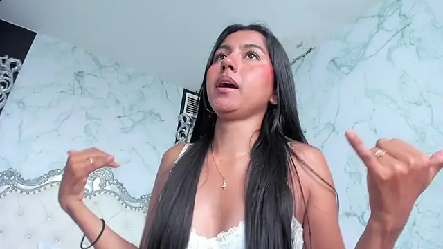 Snapshot of Emmy_Cute18 chatting on October 14, 2025, 2:51 pm Emmy Cute18 online show from October 14, 2025, 2:51 pm