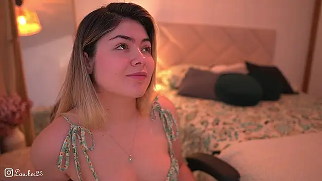 Lau Bee online show from November 2, 2025, 11:23 am