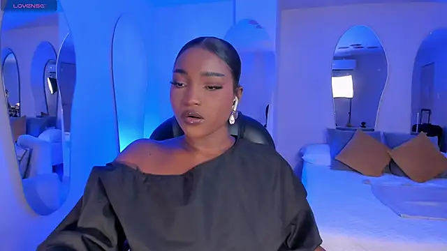 SavannahStorm online show from April 8, 2026, 1:00 pm