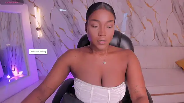 SavannahStorm online show from April 30, 2026, 12:11 pm
