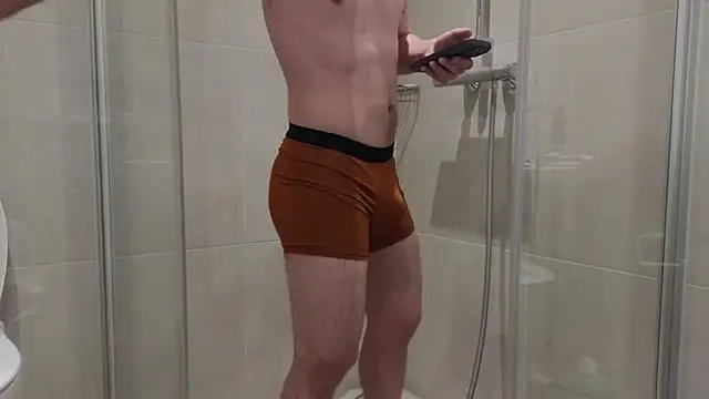 curlyboyy  online show from October 26, 2025, 10:04 pm