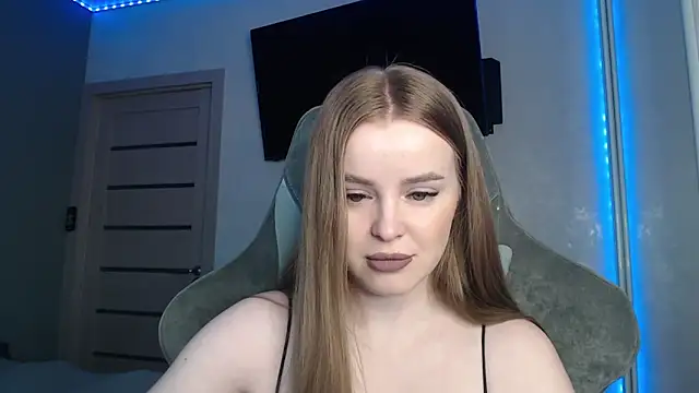 Snapshot of YourBitsy chatting on February 21, 2026, 3:51 am YourBitsy online show from February 21, 2026, 3:51 am