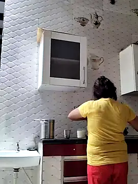 illay love online show from October 2, 2025, 7:26 am