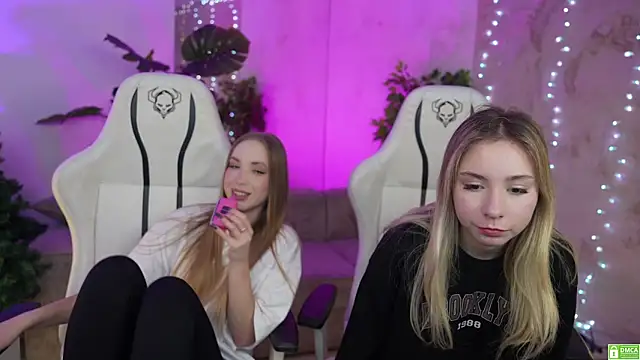 Snapshot of Beatrice_054 chatting on February 2, 2025, 11:51 am Beatrice 054 online show from February 2, 2025, 11:51 am