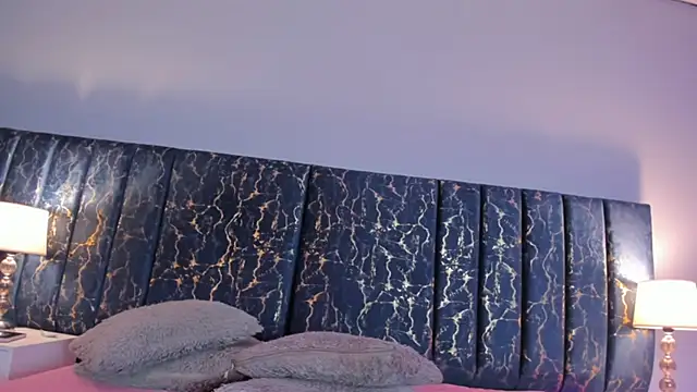 Sophia Lemos online show from September 19, 2025, 1:34 pm