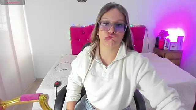 SofiaJoness  online show from March 14, 2025, 7:12 pm