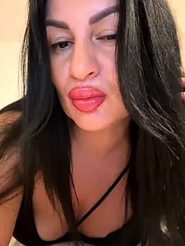 Helena7077 online show from September 27, 2025, 10:37 pm