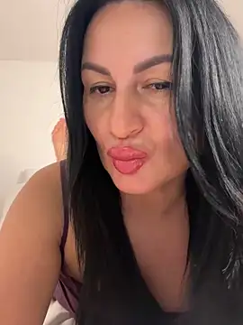 Helena7077 online show from September 28, 2025, 8:47 pm