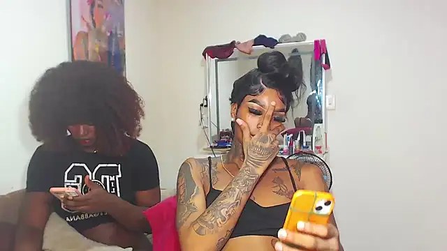 Snapshot of badgirls_cx chatting on June 3, 2026, 10:04 pm badgirls cx online show from June 3, 2026, 10:04 pm