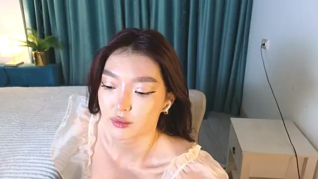 AudreyMell online show from November 16, 2025, 3:28 pm