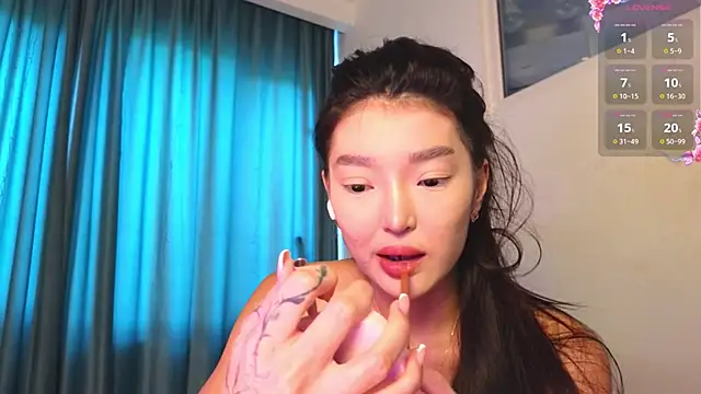 AudreyMell online show from May 30, 2026, 6:43 am