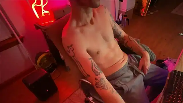 Snapshot of RuffClvb chatting on October 17, 2025, 8:06 am RuffClvb online show from October 17, 2025, 8:06 am