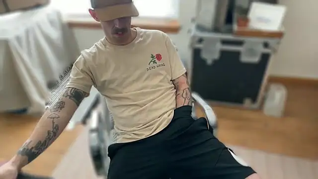 Snapshot of RuffClvb chatting on March 20, 2026, 8:14 pm RuffClvb online show from March 20, 2026, 8:14 pm