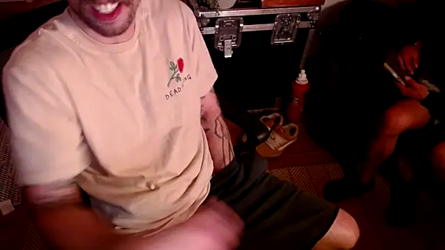 Snapshot of RuffClvb chatting on April 5, 2026, 7:27 am RuffClvb online show from April 5, 2026, 7:27 am