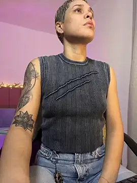 Charlee pink online show from October 13, 2025, 4:34 am