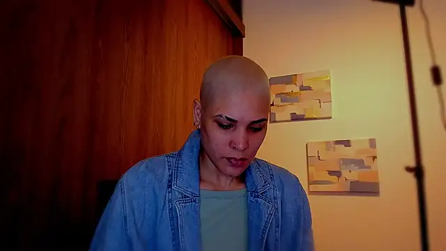 Charlee pink online show from March 9, 2026, 7:07 pm