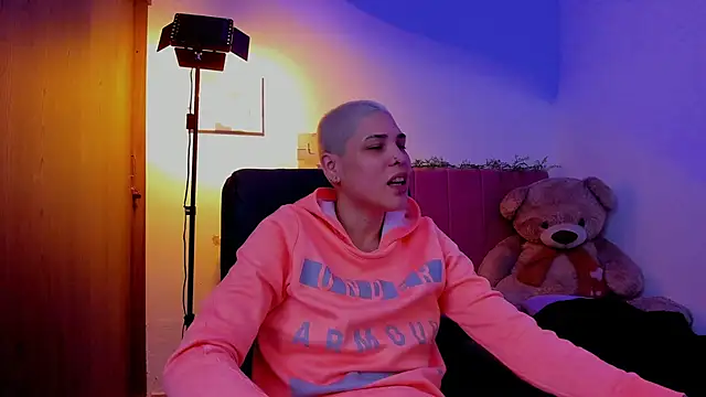 Charlee pink online show from April 17, 2026, 3:20 am