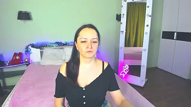 AngellLika online show from December 12, 2024, 4:43 pm