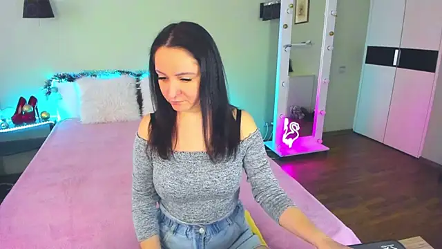 AngellLika online show from December 18, 2024, 7:26 am