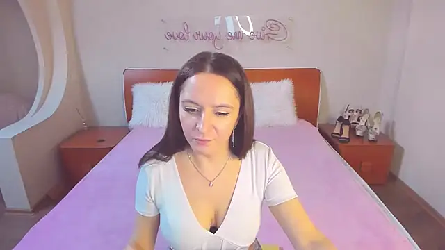 AngellLika online show from April 3, 2026, 12:58 pm