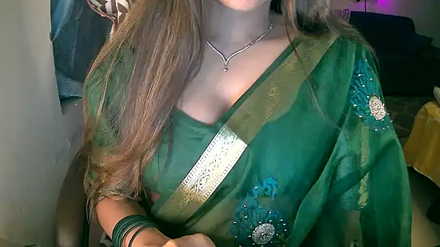 Cute-Tara online show from October 5, 2025, 4:16 pm