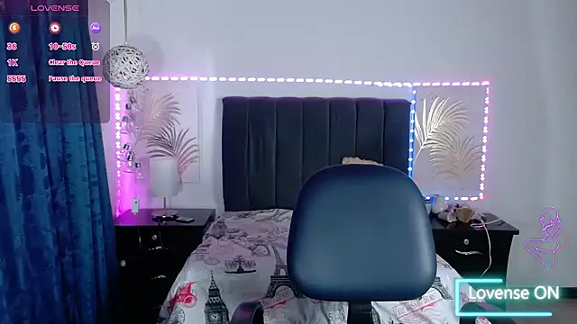 Julietacollins06 online show from February 1, 2025, 2:34 pm