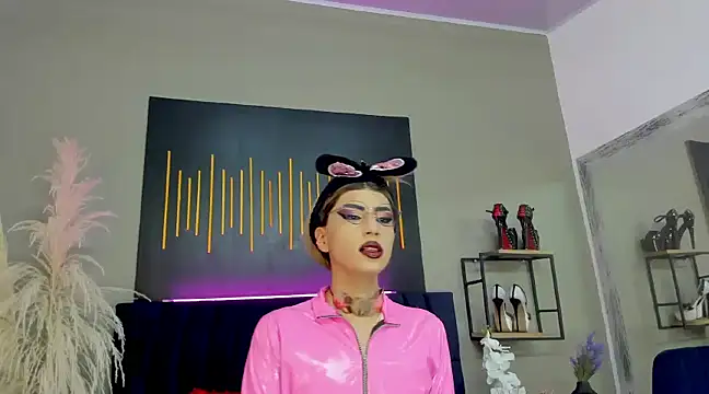 BrianaSchafer online show from December 18, 2024, 5:10 pm