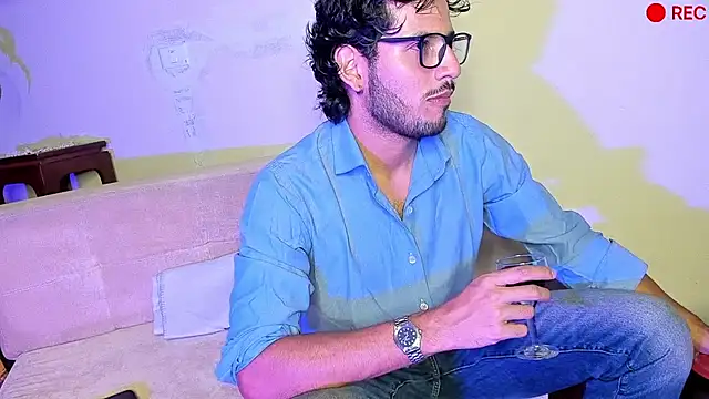 Snapshot of Nicholasrodrii chatting on December 20, 2024, 9:50 pm Nicholasrodrii online show from December 20, 2024, 9:50 pm