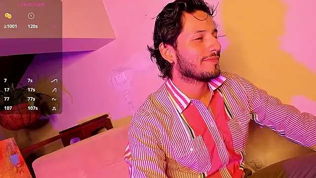 Snapshot of Nicholasrodrii chatting on December 30, 2024, 10:45 pm Nicholasrodrii online show from December 30, 2024, 10:45 pm