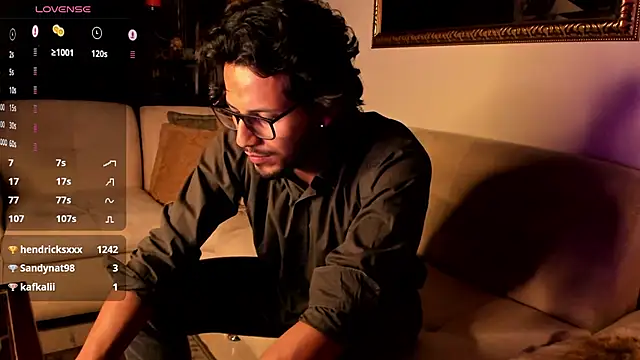 Snapshot of Nicholasrodrii chatting on January 21, 2025, 1:50 am Nicholasrodrii online show from January 21, 2025, 1:50 am