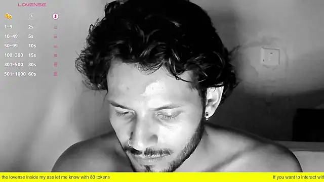 Snapshot of Nicholasrodrii chatting on February 18, 2025, 3:21 am Nicholasrodrii online show from February 18, 2025, 3:21 am