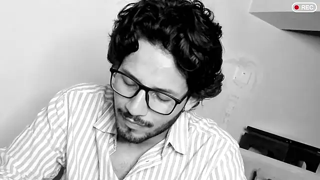 Snapshot of Nicholasrodrii chatting on March 9, 2025, 9:36 pm Nicholasrodrii online show from March 9, 2025, 9:36 pm