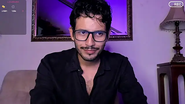 Nicholasrodrii online show from December 13, 2025, 11:43 pm