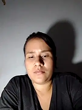 Snapshot of sol_miluna chatting on June 25, 2026, 5:12 am sol miluna online show from June 25, 2026, 5:12 am