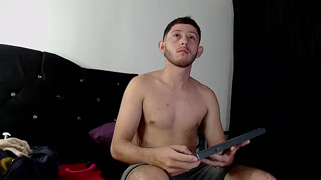 Snapshot of louis_bcasta1 chatting on January 31, 2025, 11:03 am louis bcasta1 online show from January 31, 2025, 11:03 am