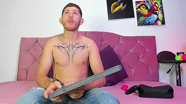 Snapshot of louis_bcasta1 chatting on March 2, 2025, 11:07 am louis bcasta1 online show from March 2, 2025, 11:07 am