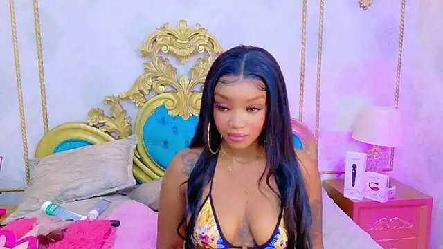 Snapshot of SalomeRestrepo chatting on October 24, 2025, 4:31 am SalomeRestrepo online show from October 24, 2025, 4:31 am