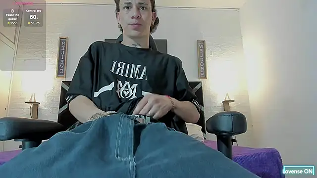 nakedfoam1 online show from September 11, 2025, 3:28 am