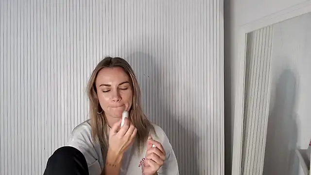 Milla  one online show from November 12, 2025, 1:55 pm