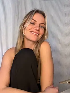 Snapshot of Milla__one chatting on February 18, 2026, 2:35 pm Milla one online show from February 18, 2026, 2:35 pm